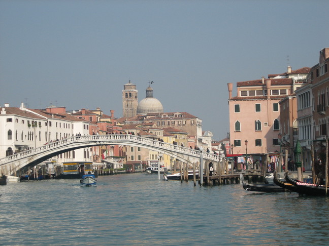 Ponte degli scalzi, l'un des trois ponts qui enjambent le grand canal. Voyage à Venise. De Lille à la locanda vénitienne.