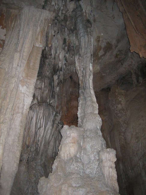 Hérault, Gard, Camargue et Aix en Provence. Grotte des demoiselles.