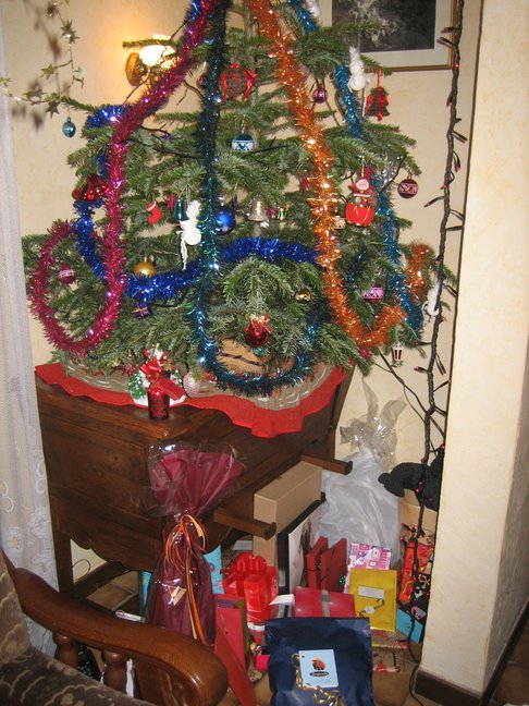 Sapin et cadeaux. Fêtes de fin d'année 2007. Réveillon de Noël.