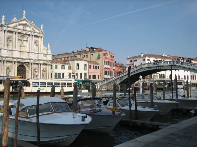 Arrivée au Ponte degli scalzi. Voyage à Venise. Sur la route des fondamente nove.