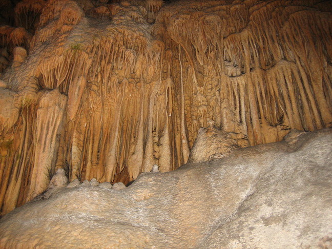 Dans la grotte des demoiselles. Hérault, Gard, Camargue et Aix en Provence. Grotte des demoiselles.