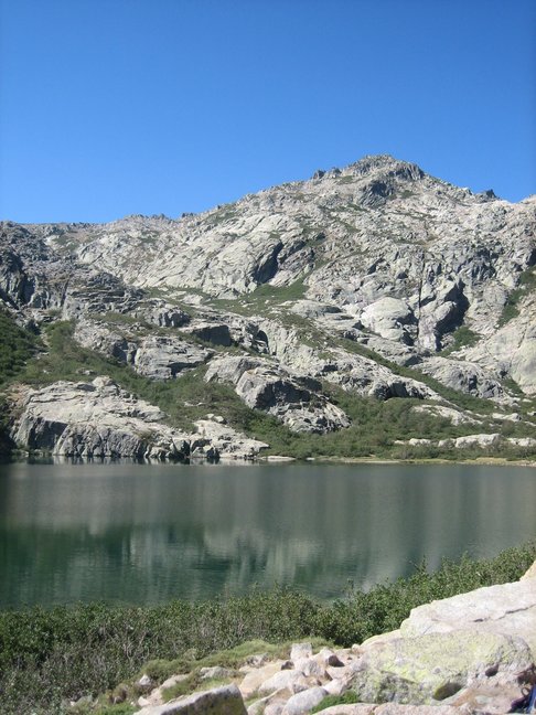 Le lac de Melo. Découverte de la Corse. La Restonica et Corte.