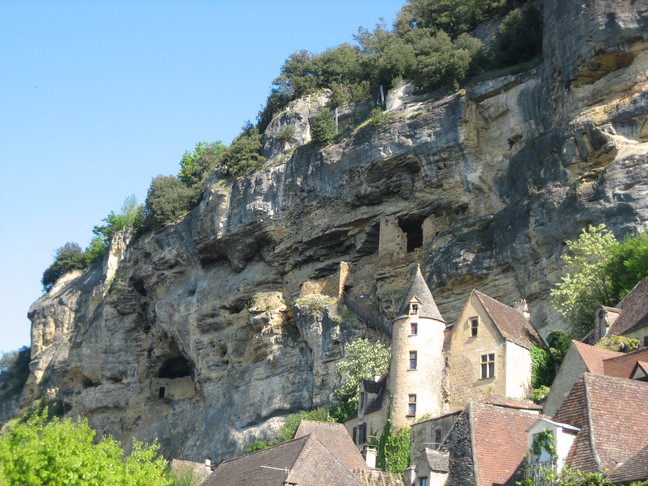 Escales périgourdines. Sarlat et la vallée de la Dordogne en Périgord noir.