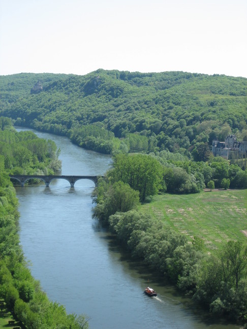 La Dordogne depuis Beynac. Escales périgourdines. Sarlat et la vallée de la Dordogne en Périgord noir.