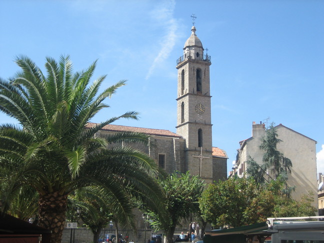 L'église de Sartène. Découverte de la Corse. Au sud d'Ajaccio.