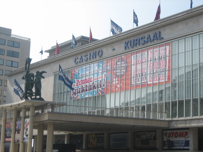 Le casino d'Ostende. Beau samedi à Ostende.