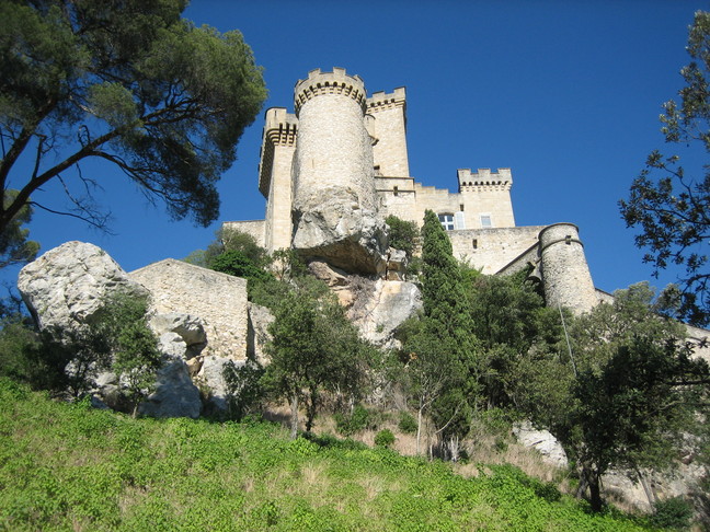 Vraiment très beau chateau. Porquerolles, Alpilles et Sainte Victoire. Château de la Barben.