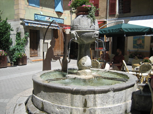 Fontaines et bassins. Castellane.