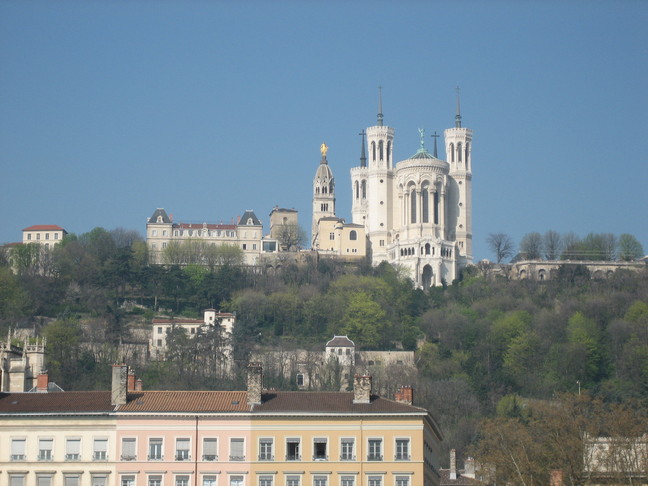 Vue de la basilique de Fourvière. Week-end à Lyon. Premières vues de Lyon.