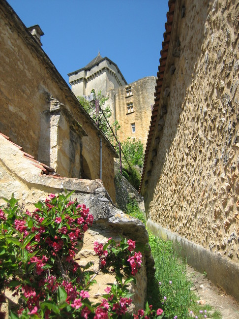 Ruelles de Castelnaud. Escales périgourdines. Sarlat et la vallée de la Dordogne en Périgord noir.