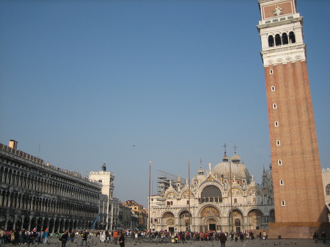 Piazza San Marco. Voyage à Venise. Premiers pas dans la ville.