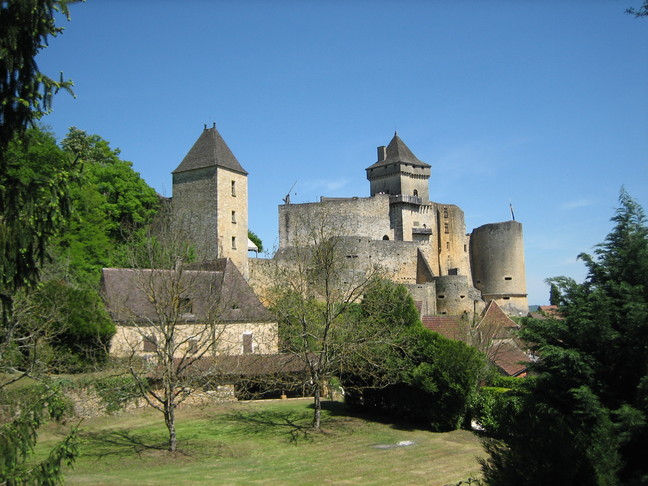 Le château de Castelnaud abritant le musée de la guerre. Escales périgourdines. Sarlat et la vallée de la Dordogne en Périgord noir.