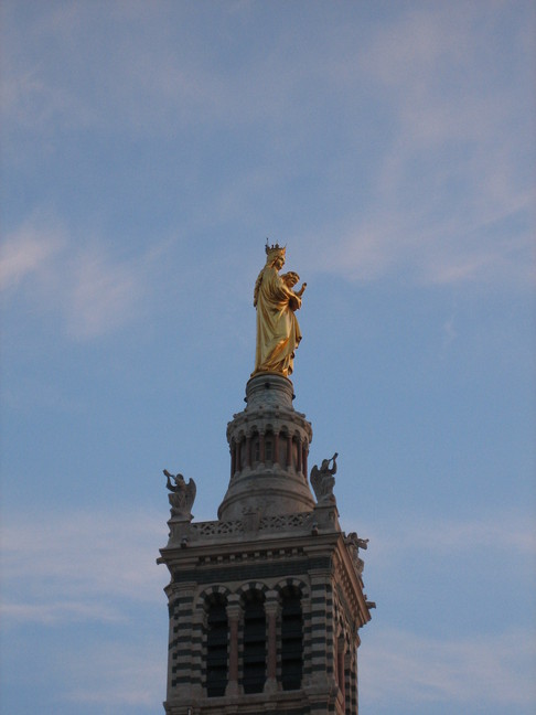 La « bonne mère » des marseillais, tout en haut de Notre Dame de la Garde. Aix - Marseille. Marseille.