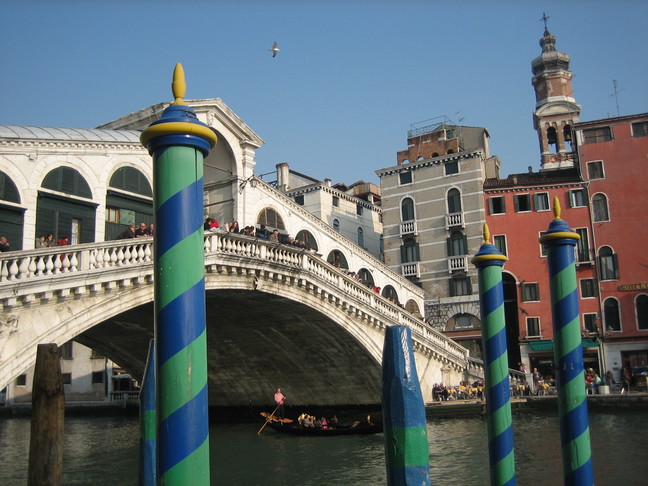 Ponte Rialto. Voyage à Venise. Premiers pas dans la ville.