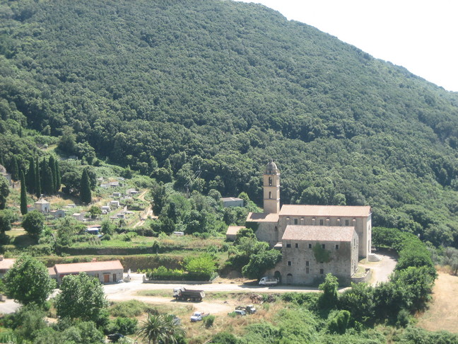 Couvent saint François à Santa Lucia di Tallano. En Corse. Golfe du Valinco et Alta Rocca.