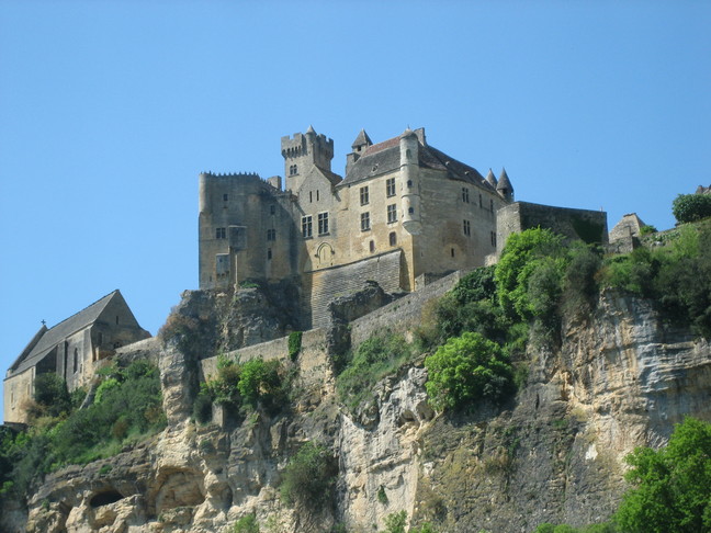 Le château de Beynac. Escales périgourdines. Sarlat et la vallée de la Dordogne en Périgord noir.