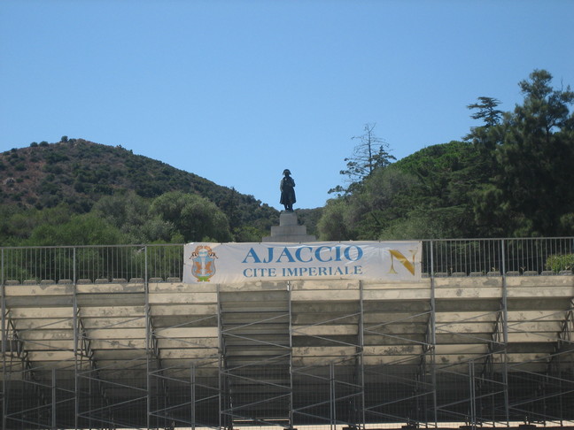 La casone et la statue de Napoléon à Ajaccio. Découverte de la Corse. Ajaccio, ville impériale.