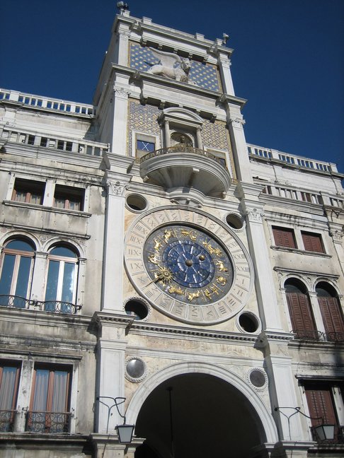 Horloge de la Piazza San Marco. Voyage à Venise. En route pour la Giudeccà.