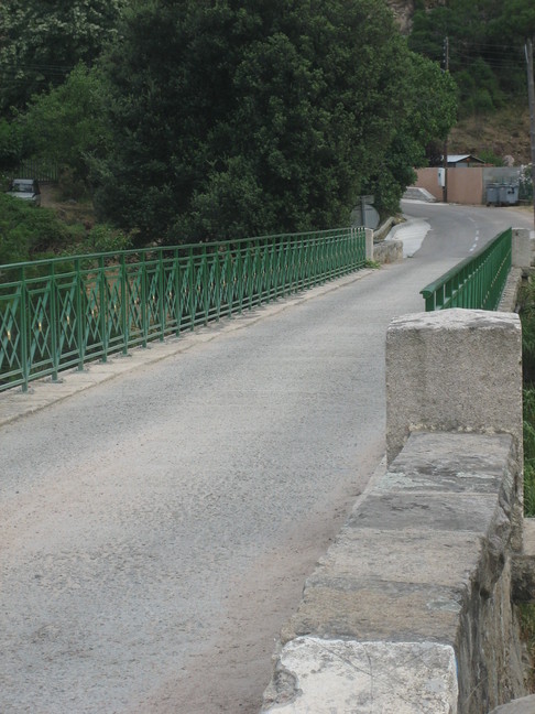 Le pont de Peri, sur la Gravona. En Corse. Interlude, de Peri à Cuttoli.