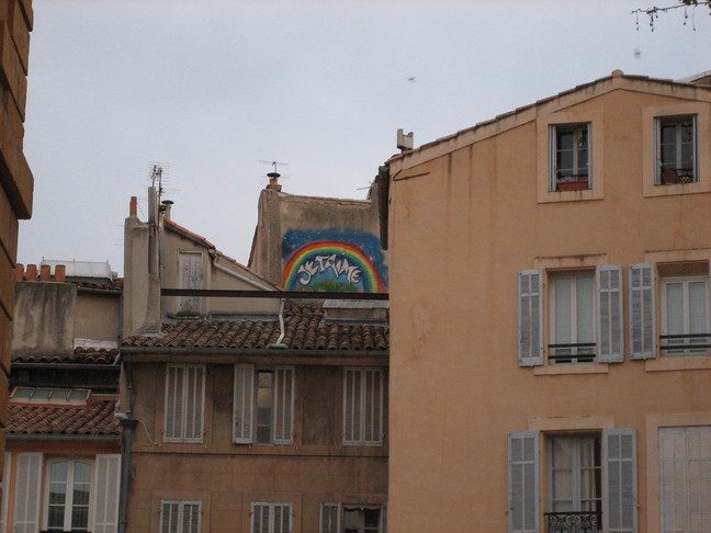 Une déclaration en graffiti ! Aix - Marseille. Aix en Provence.
