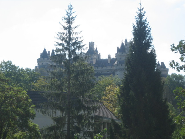 Première vue du château de Pierrefonds. Week-en en Picardie. Pierrefonds.