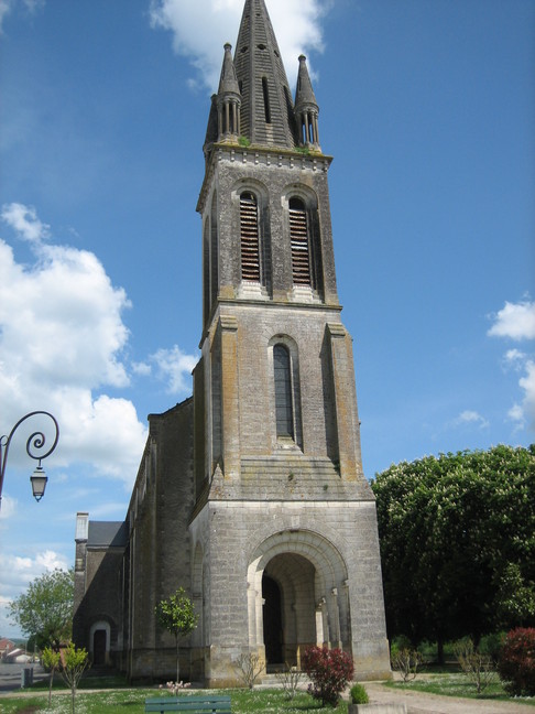 L'église de Lalinde. Escales périgourdines. De Bergerac au gîte, le long de la Dordogne.