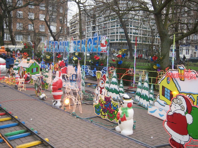Le train de Noël place de Béthune à Lille. Fêtes de fin d'année 2008. Réveillon de Noël.