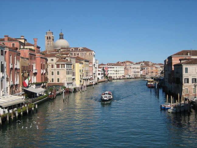 Vue du Gran Canale. Voyage à Venise. Errements dans la ville.