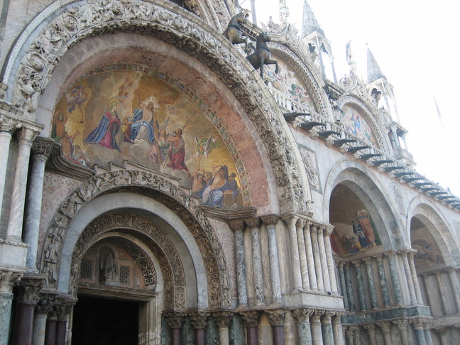 Mosaïque en façade de la Basilica San Marco. Voyage à Venise. En route pour la Giudeccà.